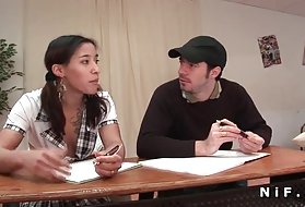 الفرنسية العربية في سن المراهقة الملاعين مع كل أصدقائه من فئة أخرى زملاء