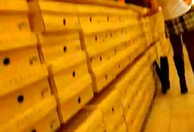 دون culotte dans le متجر دي الأحذية تحت تنورة. الفيديو الاباحية الجمال الشباب